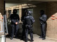 Los Mossos empiezan a desalojar el rectorado de la UdL para detener a Pablo Hasel