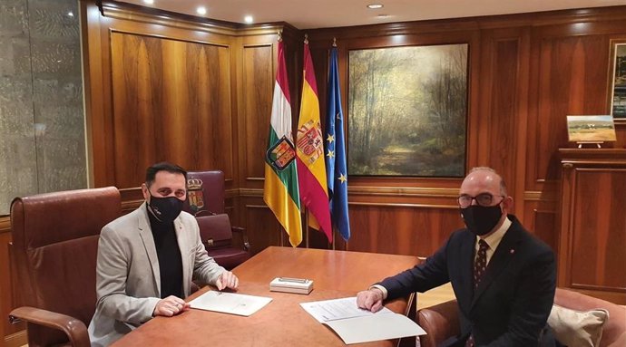 N.P Firma De Una Adenda Al Convenio De Cooperación Educativa Entre La Ur Y El Parlamento De La Rioja