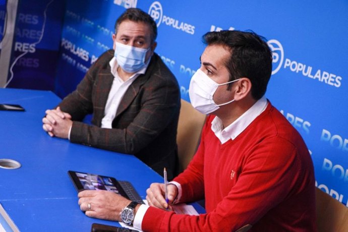 Juan Diego Requena (d), junto a Francisco Palacios.