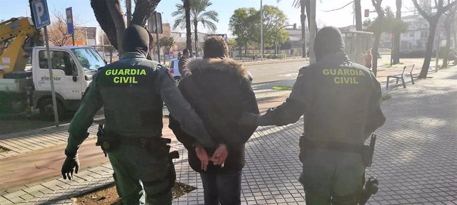 Uno de los detenidos en la operación contra el tráfico de hachís en Andalucía
