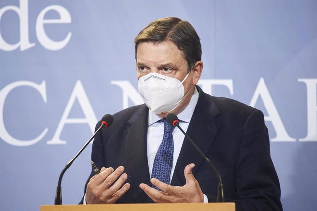 El ministro de Agricultura, Luis Planas, interviene en una rueda de prensa