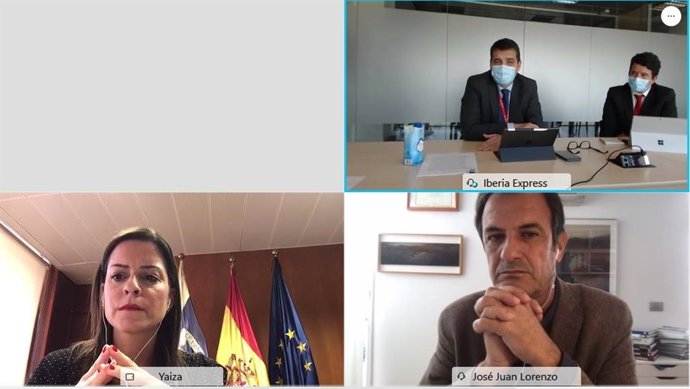 Yaiza Castilla mantiene un encuentro virtual con el consejero delegado de Iberia Express, Carlos Gómez, y el director comercial de la aerolínea, Evandro Vianna