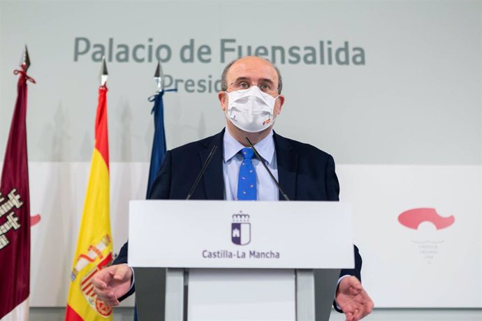 El vicepresidente de Castilla-La Mancha, José Luis Martínez Guijarro, informa en rueda de prensa en el Palacio de Fuensalida, sobre asuntos del Consejo de Gobierno relacionados con su departamento.