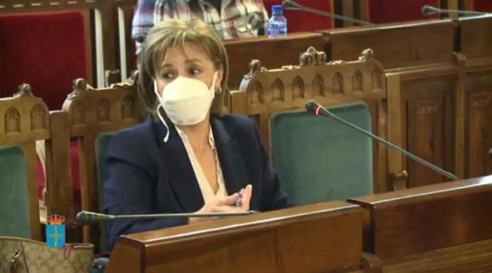 La Fiscal Superior María Esther Fernández  comparece en la Junta General.