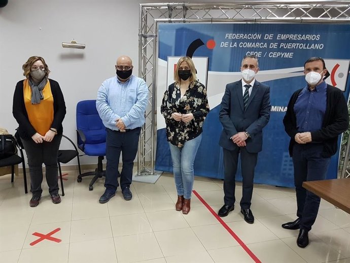 La coordinadora autonómica de Cs en C-LM, Carmen Picazo, durante su reunión con representantes de FEPU