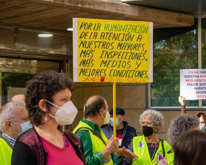 María Marín en un protesta de las Mareas por la sanidad publica