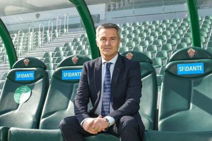 El técnico Fran Escribá confía en lograr la permanencia en LaLiga Santander en su retorno al Elche CF.