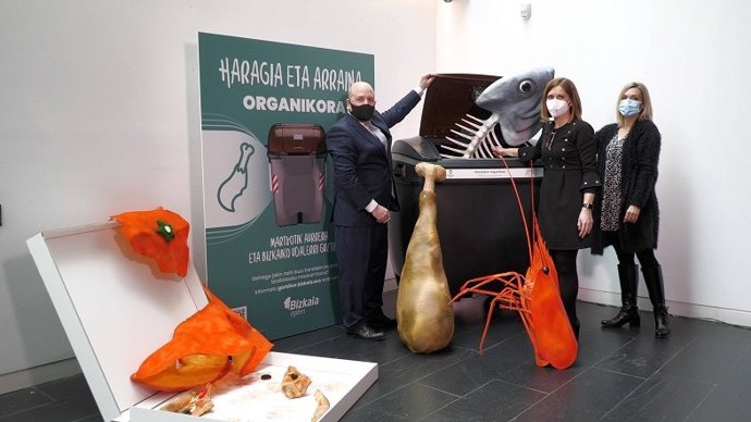 Presentación de los nuevos elementos orgánicos que incluirá el contenedor marrón.