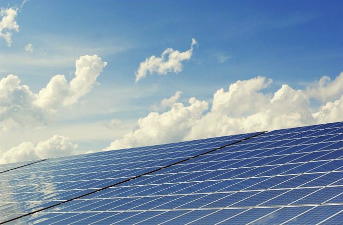 Imagen de placas solares, energías renovables.