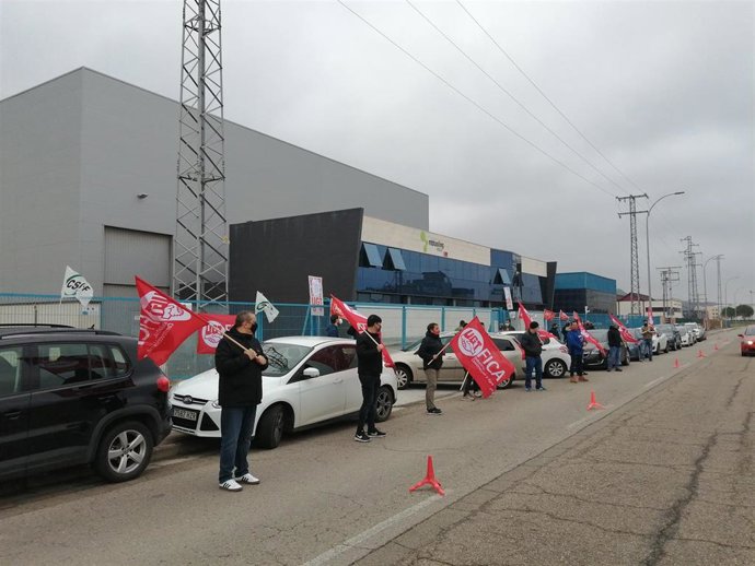 UGT-FICA La Rioja denuncia el cierre de MB Tooling el 6 de marzo
