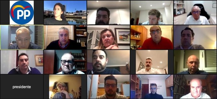 Reunión entre el Grupo Municipal Popular en el Ayuntamiento de Valladolid y representantes de las cofradías.