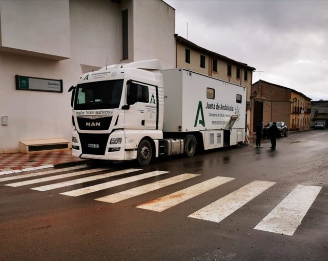 Unidad móvil para la realización de pruebas de covid-19.