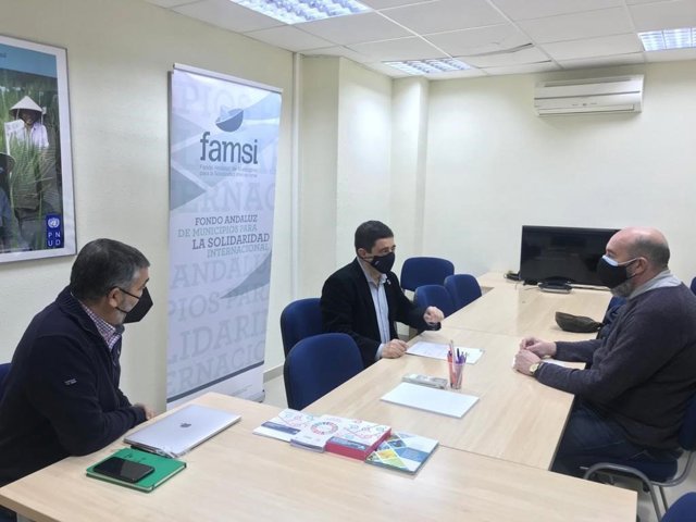 Imagen de la reunión entre Francisco Reyes y Héctor Rivero