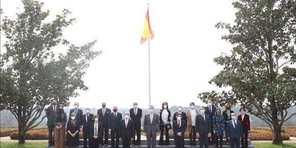 2. El rey Felipe VI recibe en audiencia a la Junta Directiva de la Asociación Española de Fundaciones