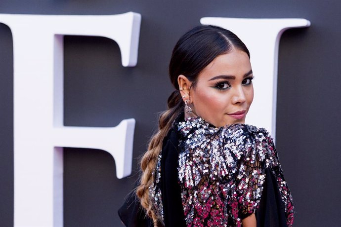 Danna Paola En La Premiere De Elite