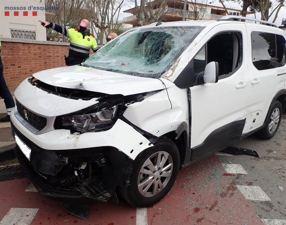 Detenido por conducción temeraria y provocar un accidente en Castelldefels (Barcelona)