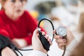 Foto: Las mujeres tienen un rango más bajo de presión arterial 'normal' que los hombres