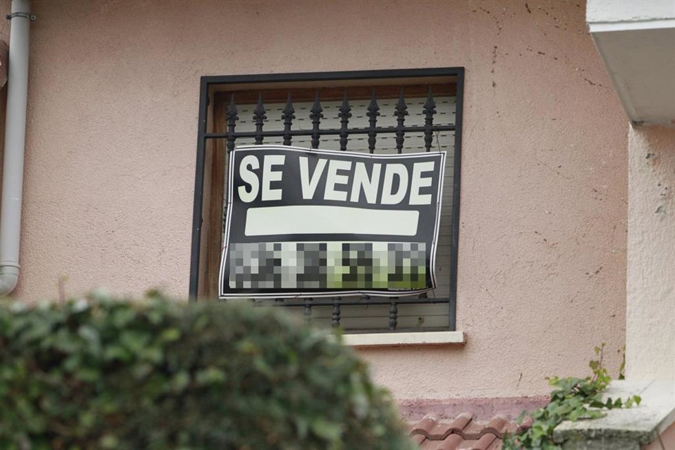 Cartel que anuncia la venta de un domicilio 