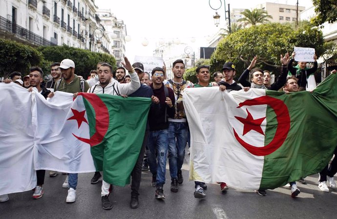 Manifestación en Argel contra el presidente de Argelia, Abdelaziz Buteflika
