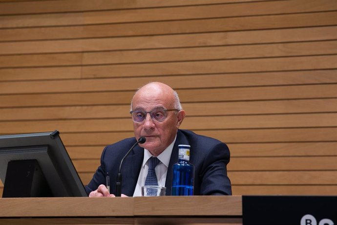 El presidente de Banco Sabadell, Josep Oliu, en la rueda de prensa de los resultados correspondientes al cuarto trimestre de 2020.