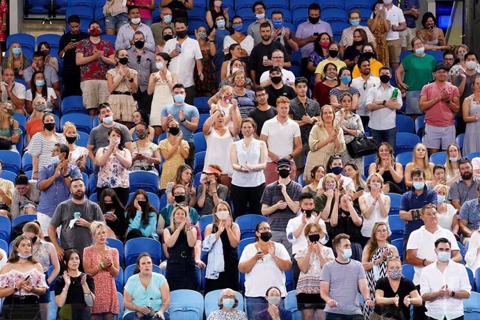 Espectadores presenciando un partido del Abierto de Australia 2021
