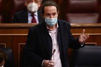 Los socialistas no aplauden a Iglesias en el Congreso y Sánchez evita una defensa explícita de sus palabras