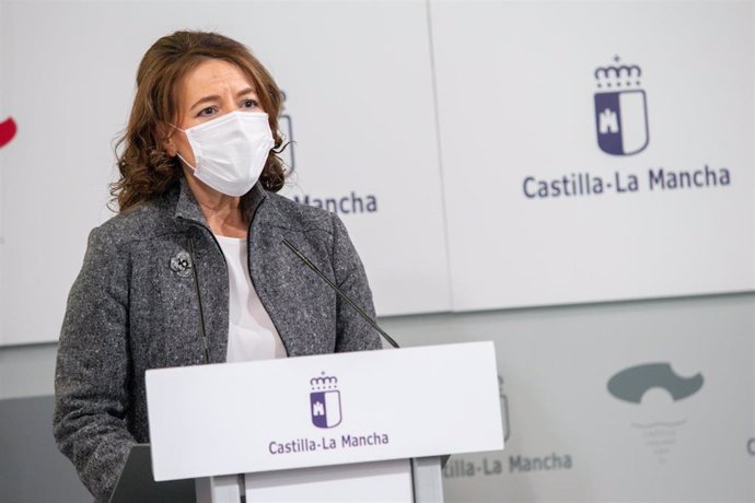 La consejera de Bienestar Social, Aurelia Sánchez, en rueda de prensa