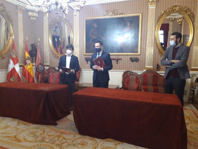 En el centro de la imagen, Daniel de la Rosa, alcalde de Burgos.