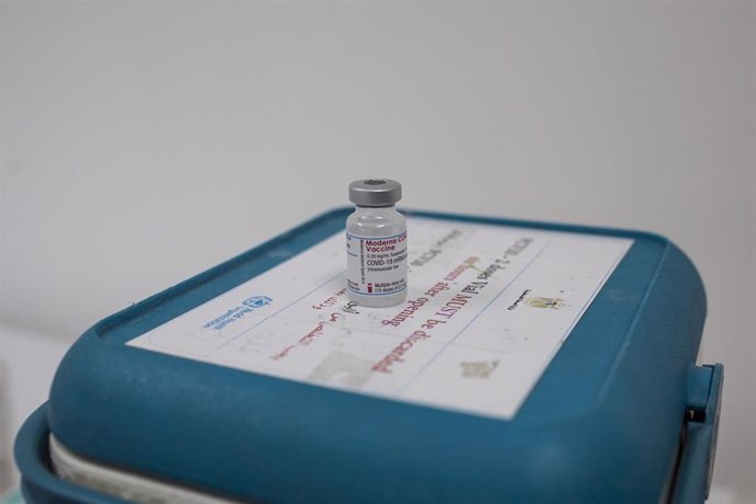 Coronavirus.- Bruselas anuncia un nuevo contrato con Moderna para la compra de otras 300 millones de dosis de su vacuna