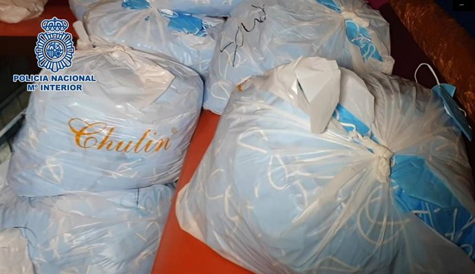 Archivo - Requisadas 4 millones de mascarillas higiénicas falsificadas en hotel de Leganés