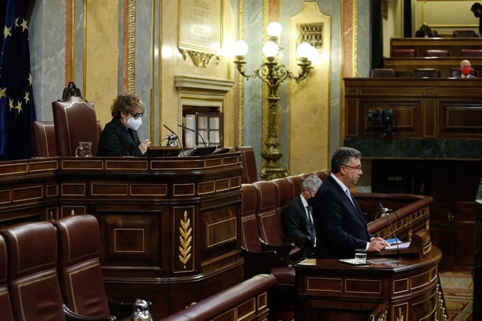 El diputado Javier Bas, del Grupo Parlamentario Popular, interviene para defender la moción de su formación en el Congreso sobre financiación autonómica