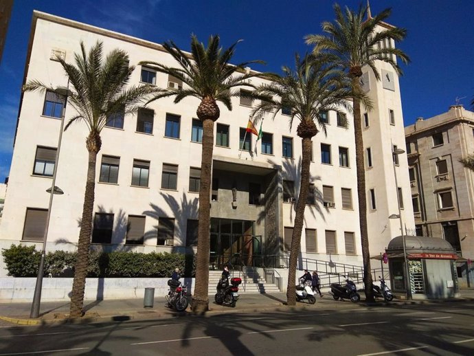 Archivo - Almería.-Tribunales.-Absuelven a la mujer acusada de estafar dinero y un coche a un anciano que estaba hospitalizado