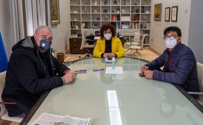 Huelva.- Diputación mantiene su compromiso y colaboración con los pequeños agricultores y ganaderos de la provincia