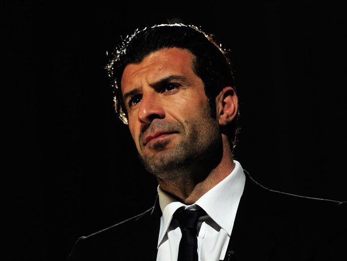 Archivo - Luis Figo recuerda a su madre fallecida con una imagen preciosa: "Amor eterno"