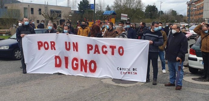 Economía.- Trabajadores de Frigolouro se moviliza ante el bloqueo de negociaciones para renovar el pacto laboral de 2014