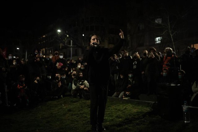 Sucesos.- Cientos de personas protestan en Barcelona por segundo día por el rapero Hasél