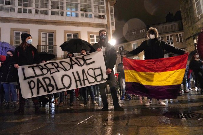Centenares de personas reclaman en las ciudades gallegas la "amnistía" para Pablo Hasel