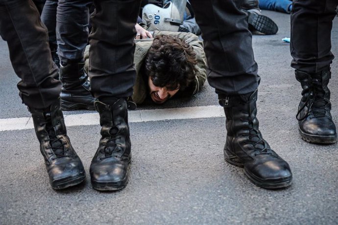 Turquía.- HRW urge a Turquía a "respetar la libertad de reunión" y liberar a los estudiantes detenidos durante protestas