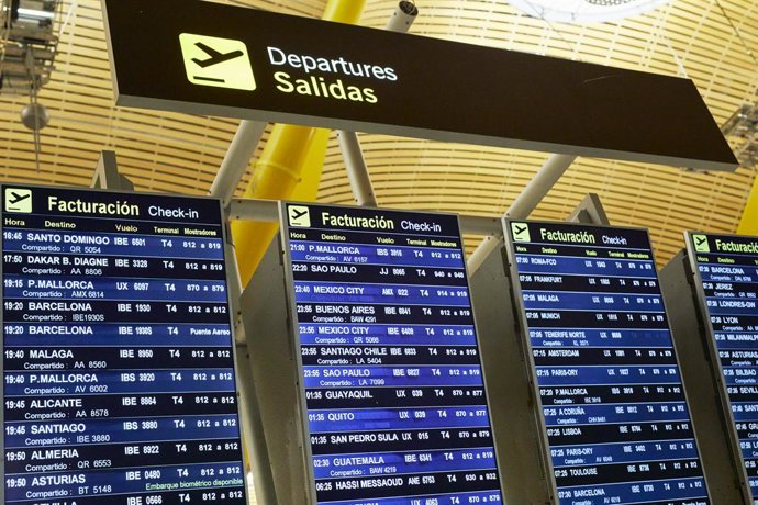 Comisión Europea.- El 54% de los europeos espera viajar antes de finales de julio, según la Comisión Europea de Viajes
