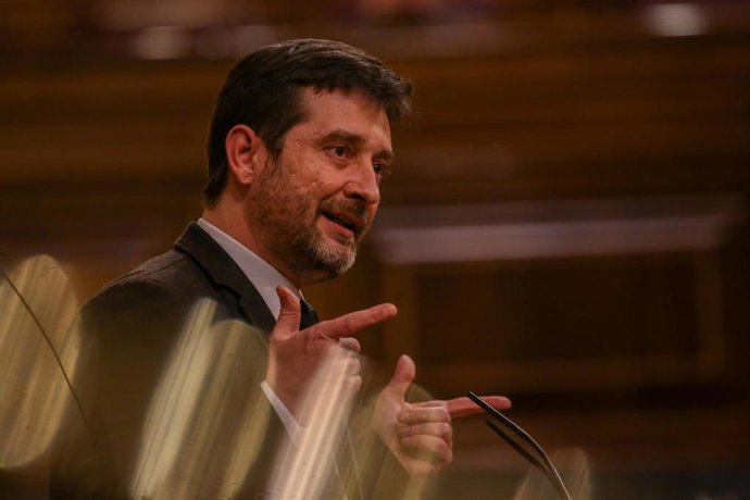 Podemos cuestiona la actuación policial en las protestas sobre Hasél y evita condenar los disturbios