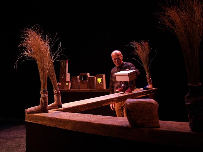 Málaga.- El ciclo de Teatro Infantil trae a Málaga el Premio Max de 'Zapatos nuevos' y la premiada 'La granja'