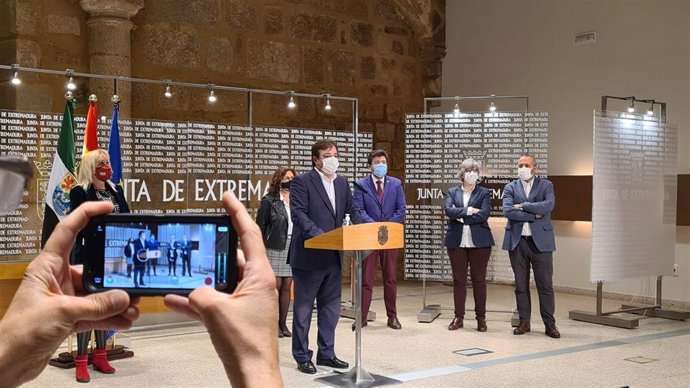 AV.- Junta y agentes sociales acuerdan una estrategia para impulsar la logística en Extremadura en los próximos 30 años