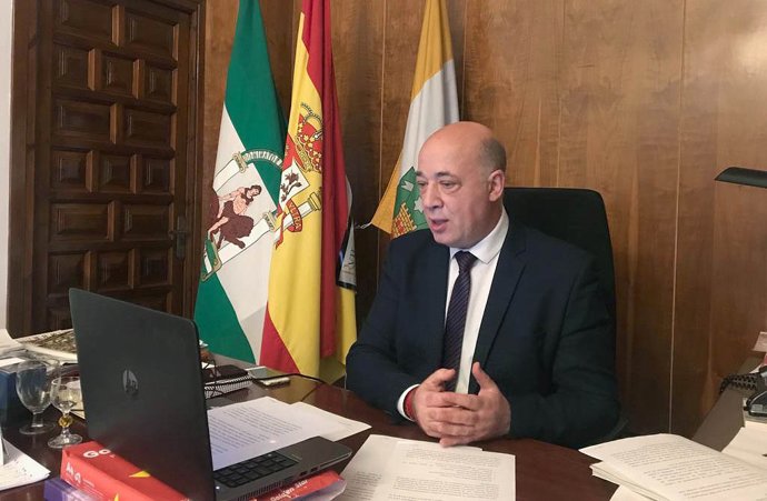 CórdobaÚnica.- Ruiz pone en valor el emprendimiento y la actividad empresarial de los jóvenes como un pilar de futuro