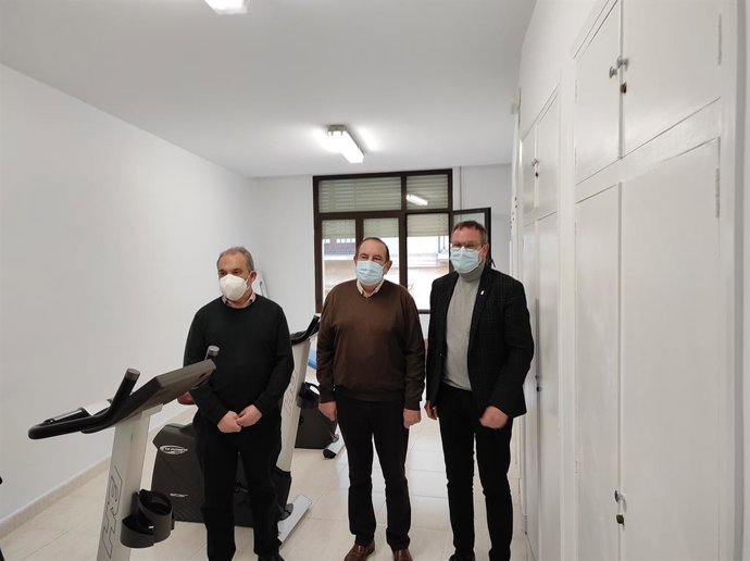 Usuarios del programa de acogida de Cocina Económica cuentan con 5 máquinas cardiovasculares cedidas por Logroño Deporte