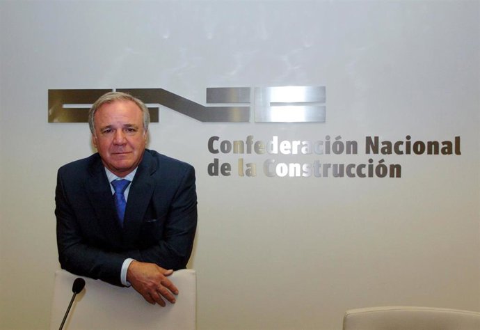 Archivo - Economía.- Juan Lazcano renuncia a su reelección como presidente de la patronal de la construcción