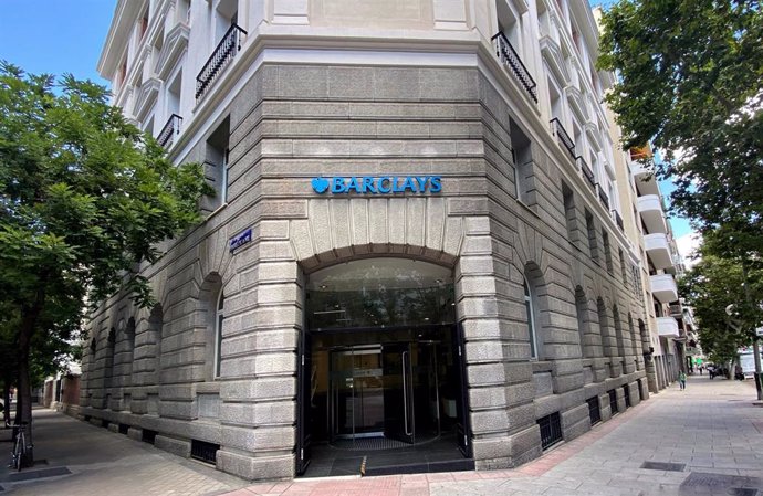 Archivo - Economía.- El beneficio de Barclays cae un 38% en 2020, hasta 1.762 millones, y retoma el dividendo