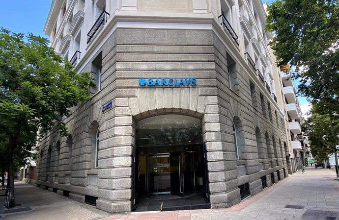 Archivo - R.Unido.- El beneficio de Barclays cae un 38% en 2020, hasta 1.762 millones, y retoma el dividendo