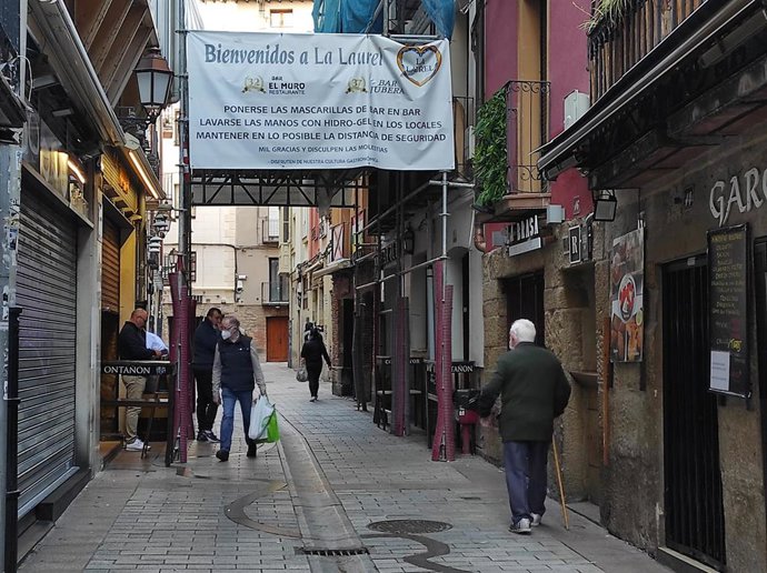 Archivo - Hosteleros La Laurel creen estar en punto "de no retorno" y estiman que el lunes solo podrán abrir un 20% de sus locales