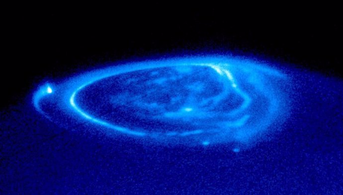 Ciencia.-La misión Juno detecta un impacto de meteorito en Júpiter