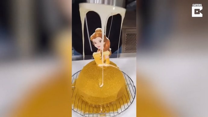 El pastelero italiano Renato Ardovino se atreve con la última moda en repostería creativa: tartas 'pull me up'